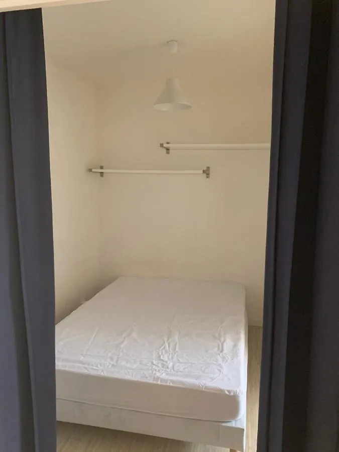 Appartement T1bis avec jardin à Hyeres gare 0*,  France